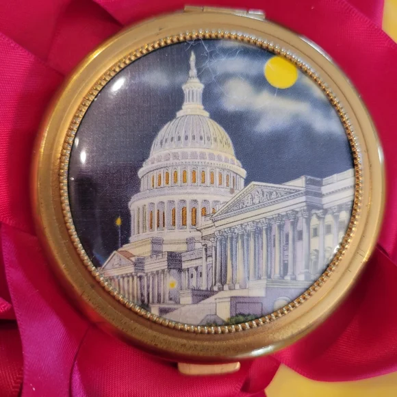 Vintage | Accessories | Vintage Usa Compact Us Capitol Souvenir